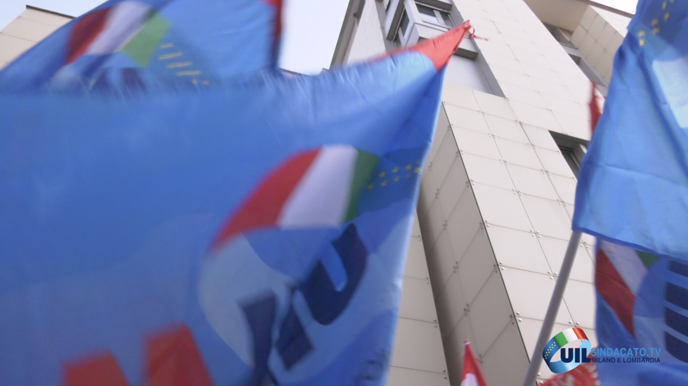 Tute blu, anche la Lombardia scende in piazza